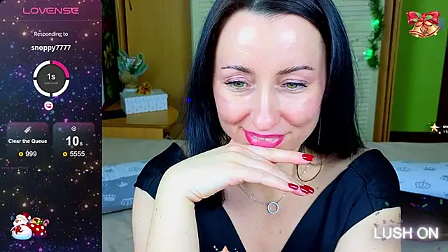 Snapshot of Roxyy_Star chatting on 12.19.24 Roxyy Star online show from 12.19.24