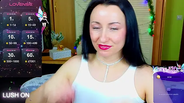 Snapshot of Roxyy_Star chatting on 12.23.24 Roxyy Star online show from 12.23.24