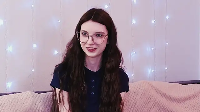 KimWilli online show from 01.18.25