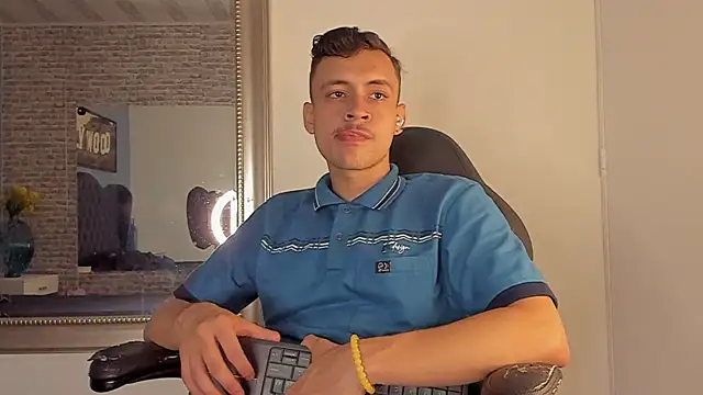 Desmon Clark online show from 09.29.25