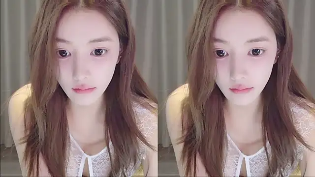 Snapshot of initial-lucky chatting on 05.24.26 initial-lucky online show from 05.24.26
