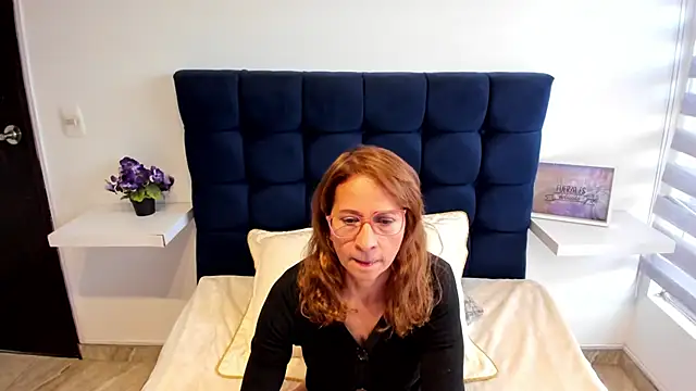 MARGOT WHISPER online show from 01.15.25
