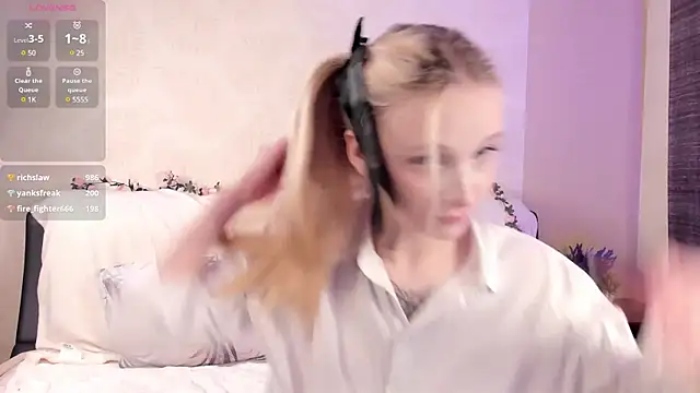 Naughty  Couplles online show from 02.27.25