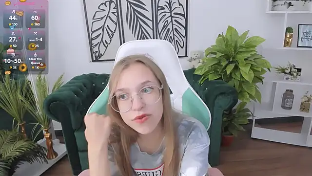 LayriantaVee online show from 09.16.25