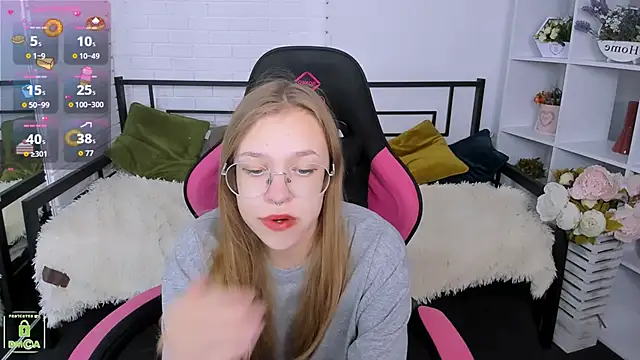 LayriantaVee online show from 09.17.25