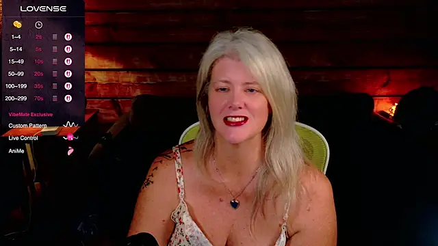 Snapshot of AliceHarlot chatting on 09.11.25 AliceHarlot online show from 09.11.25