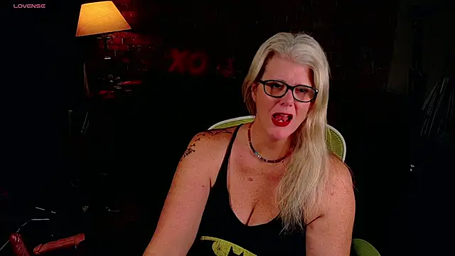 AliceHarlot online show from 04.28.26