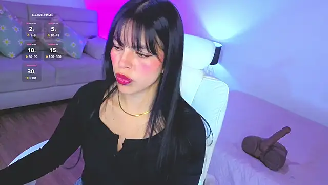 Eliie Ruizz online show from 04.04.26