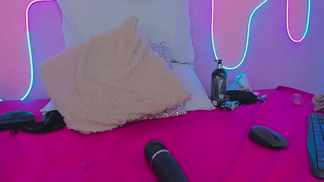 Mingie Rouse online show from 01.18.25