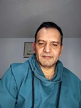 Snapshot of RogueTraveler chatting on 10.14.25 RogueTraveler online show from 10.14.25