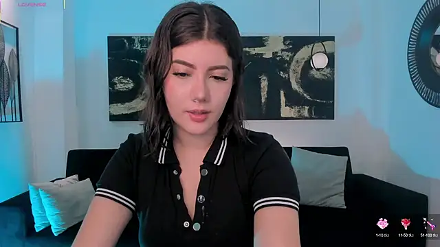 Snapshot of AmberFarrell chatting on 09.18.25 AmberFarrell online show from 09.18.25