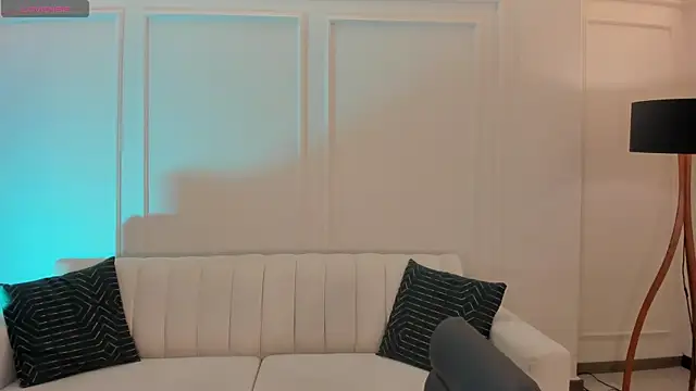 Snapshot of AmberFarrell chatting on 09.19.25 AmberFarrell online show from 09.19.25