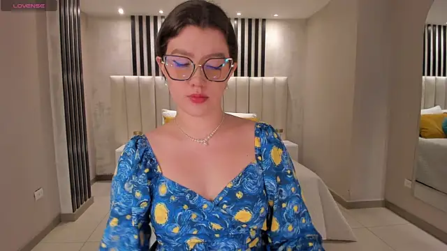 Snapshot of AmberFarrell chatting on 10.25.25 AmberFarrell online show from 10.25.25