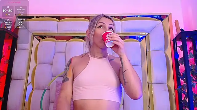 Snapshot of Princess_Helena chatting on 01.18.25 Princess Helena online show from 01.18.25