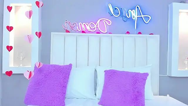 HannaPaola online show from 02.19.25