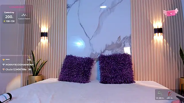 valentina lux online show from 01.30.25