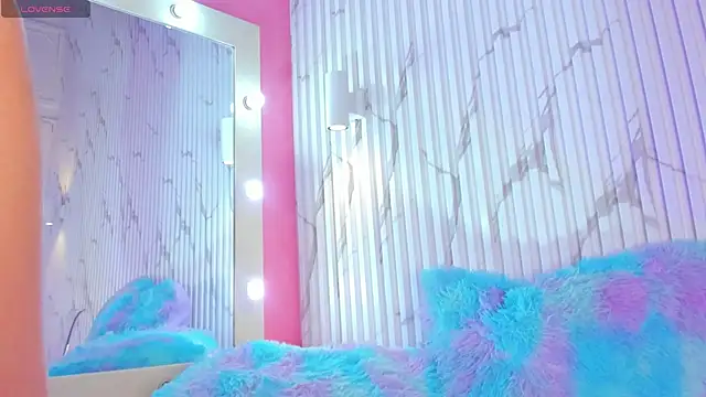 valentina lux online show from 10.16.25