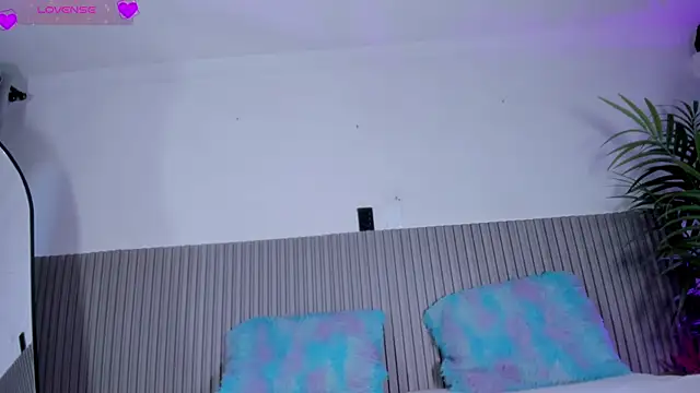 valentina lux online show from 04.07.26