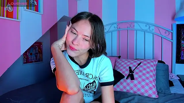 Liah Grey8 online show from 12.16.24