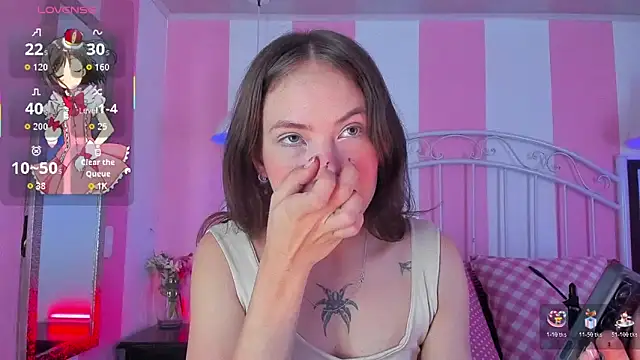 Snapshot of Liah_Grey8 chatting on 10.17.25 Liah Grey8 online show from 10.17.25