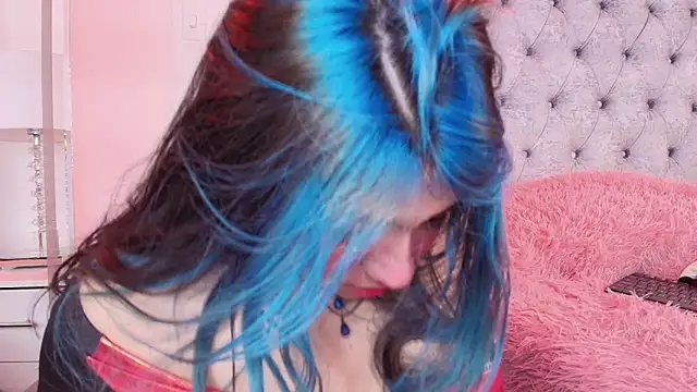 Snapshot of Salem_skyler_ chatting on 10.12.25 Salem skyler online show from 10.12.25