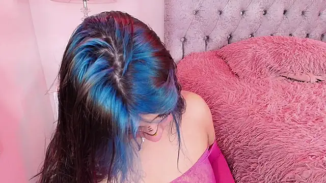 Snapshot of Salem_skyler_ chatting on 10.17.25 Salem skyler online show from 10.17.25