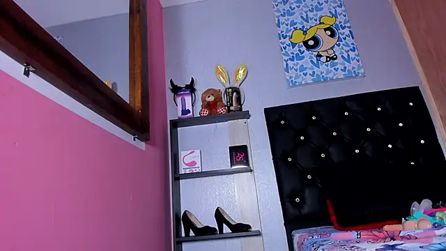 skinnycollins1 online show from 03.18.25