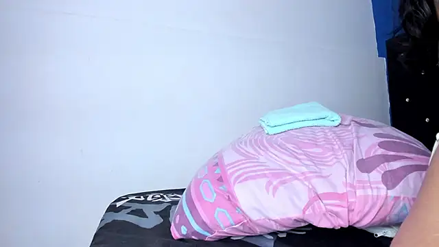 skinnycollins1 online show from 10.04.25