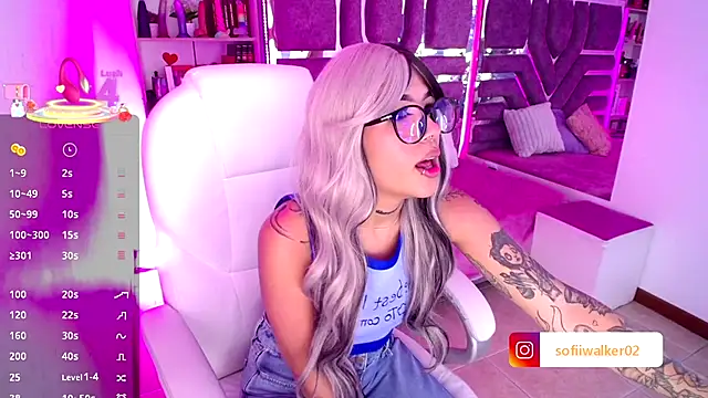 AliceWalker 11 online show from 10.09.25