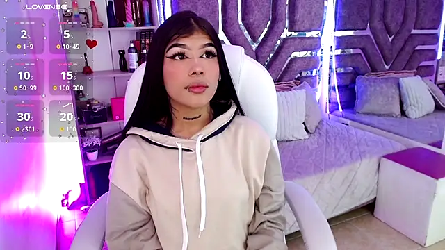 AliceWalker 11 online show from 11.18.25