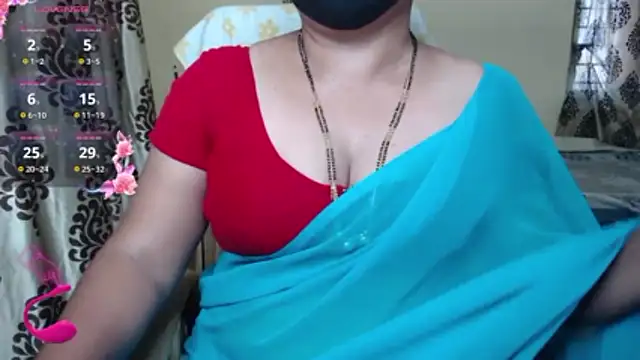 Snapshot of Queen_sakshi chatting on 11.20.25 Queen sakshi online show from 11.20.25