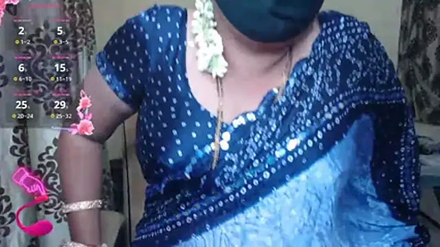 Snapshot of Queen_sakshi chatting on 11.23.25 Queen sakshi online show from 11.23.25