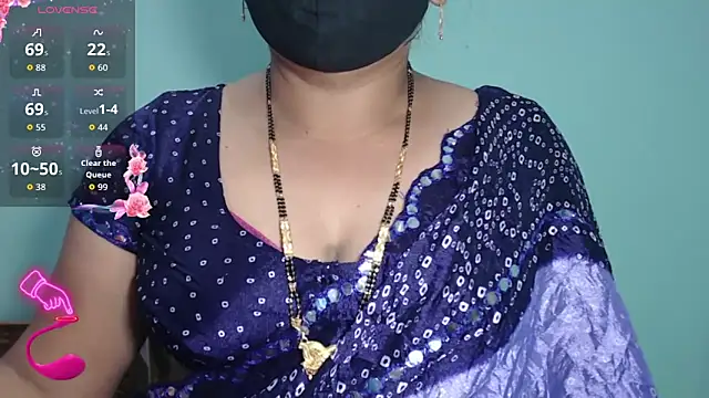 Snapshot of Queen_sakshi chatting on 12.14.25 Queen sakshi online show from 12.14.25