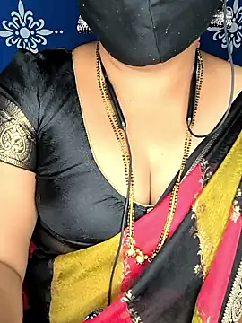 Snapshot of Queen_sakshi chatting on 03.11.26 Queen sakshi online show from 03.11.26