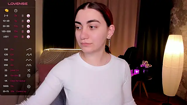 hannacheekss  online show from 09.18.25