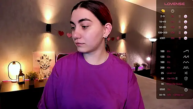 hannacheekss  online show from 09.26.25