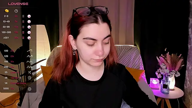 hannacheekss  online show from 03.13.26