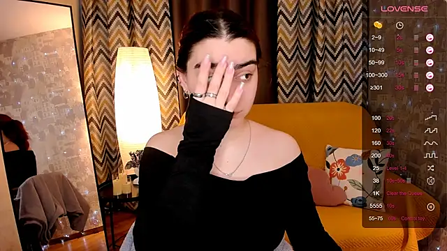 hannacheekss  online show from 04.04.26