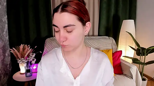 hannacheekss  online show from 05.21.26