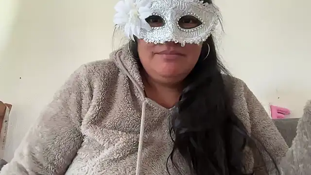 Snapshot of MashaCL chatting on 10.01.25 MashaCL online show from 10.01.25