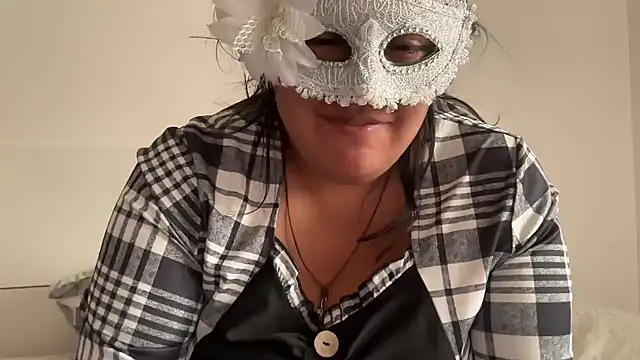 Snapshot of MashaCL chatting on 10.03.25 MashaCL online show from 10.03.25