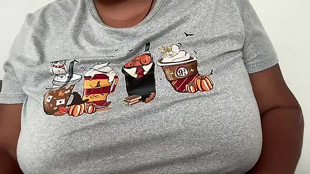 Snapshot of MashaCL chatting on 10.09.25 MashaCL online show from 10.09.25