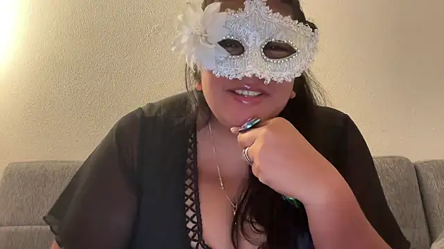 Snapshot of MashaCL chatting on 11.01.25 MashaCL online show from 11.01.25