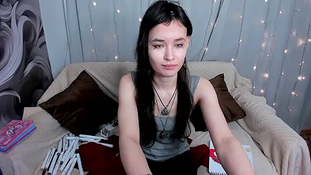 Emily Strikeee online show from 01.30.25