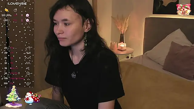 Emily Strikeee online show from 12.21.25