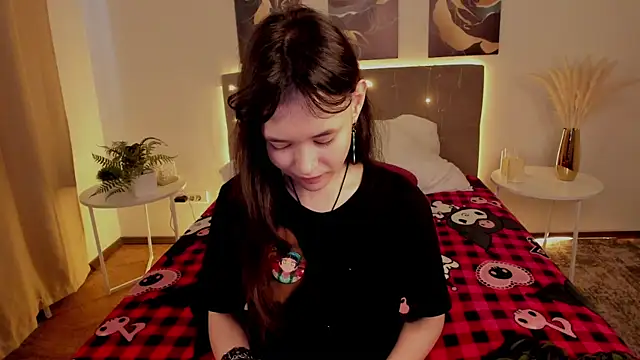Emily Strikeee online show from 05.15.26