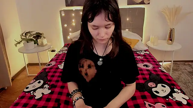 Emily Strikeee online show from 05.26.26