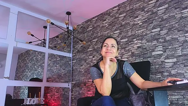 monicarousey online show from 09.17.25