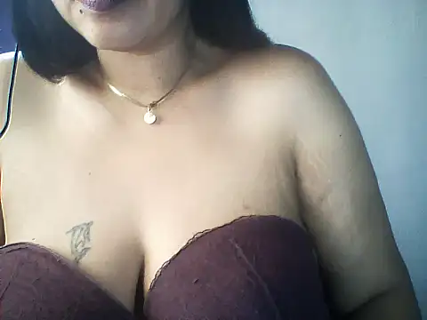 Snapshot of layanah12 chatting on 06.21.26 layanah12 online show from 06.21.26