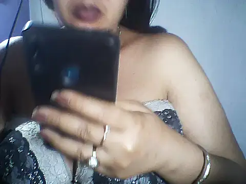 Snapshot of layanah12 chatting on 07.15.26 layanah12 online show from 07.15.26